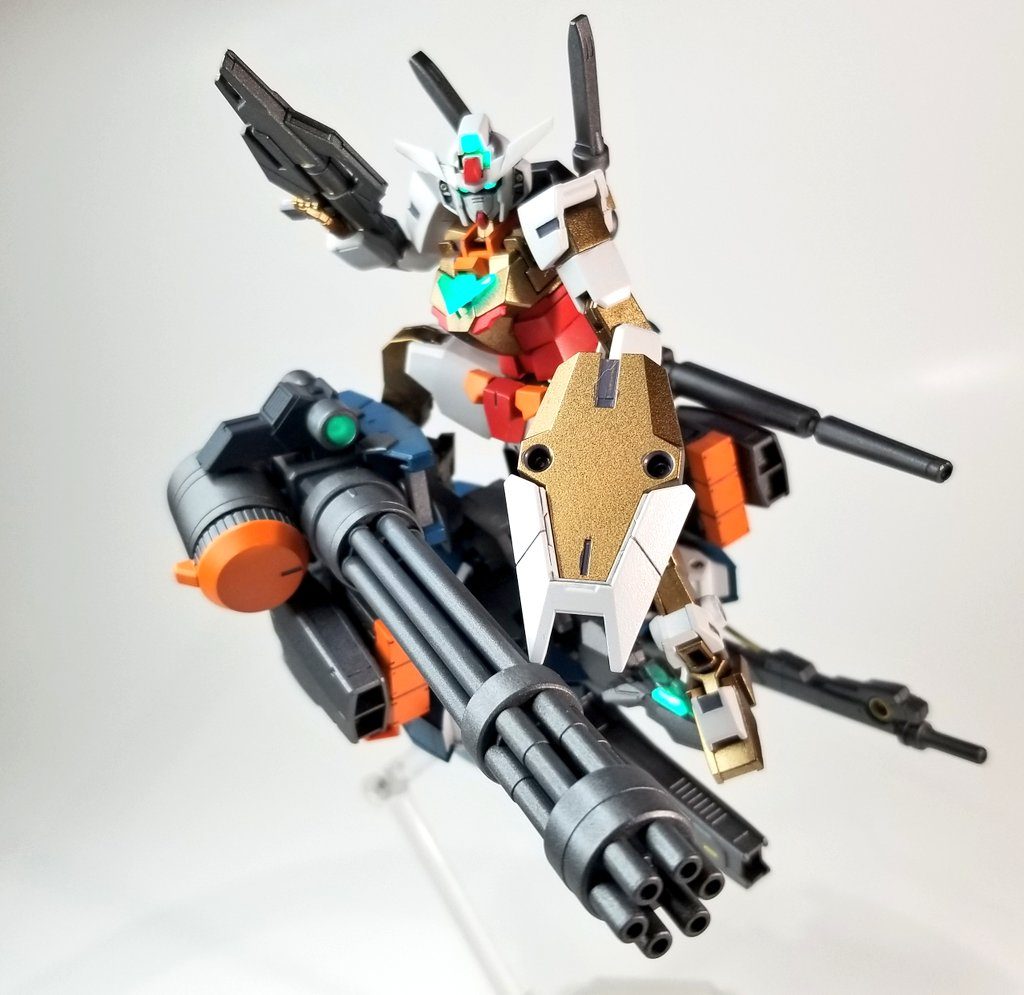 ヴィートルーは金星って割に金色要素がなかったので大胆にコアガンダムフレームを金色にしてみました