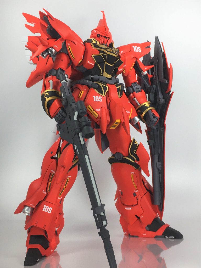 赤は鮮やかめにフレイムレッドエングレは定番のエナメル拭き取りで塗装しています。