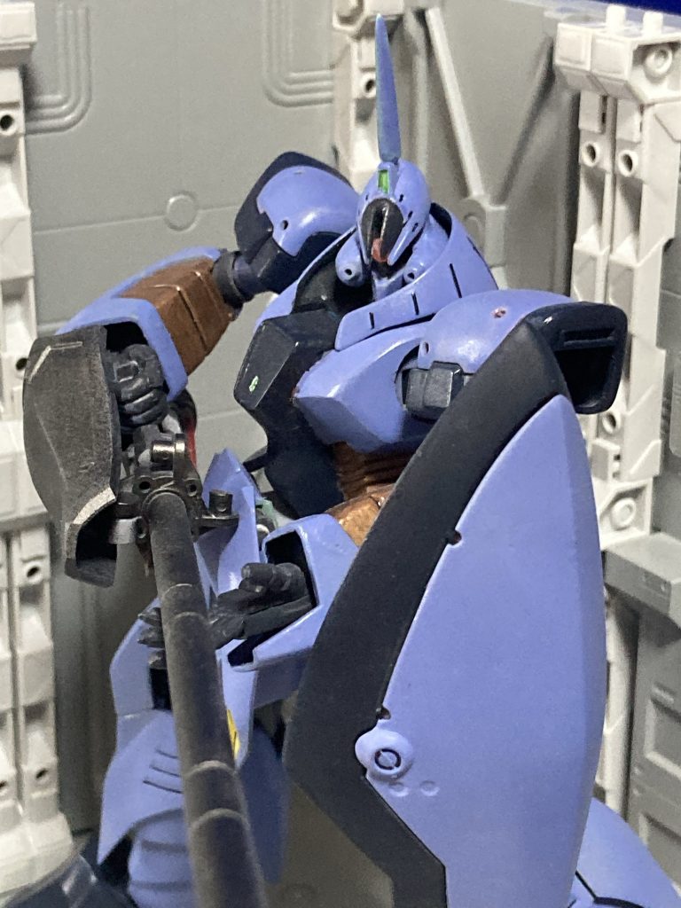 ミキシングとしては・パラスアテネ(全体)・ドムトロ(肩、腕)・シーマゲルググ(シールド)あとはジャンクでチマチマ改造。