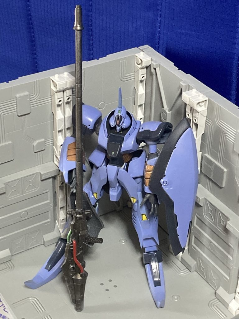 HMなら長もの武装ということで、最近発売したブキヤのランチャー持たせました。