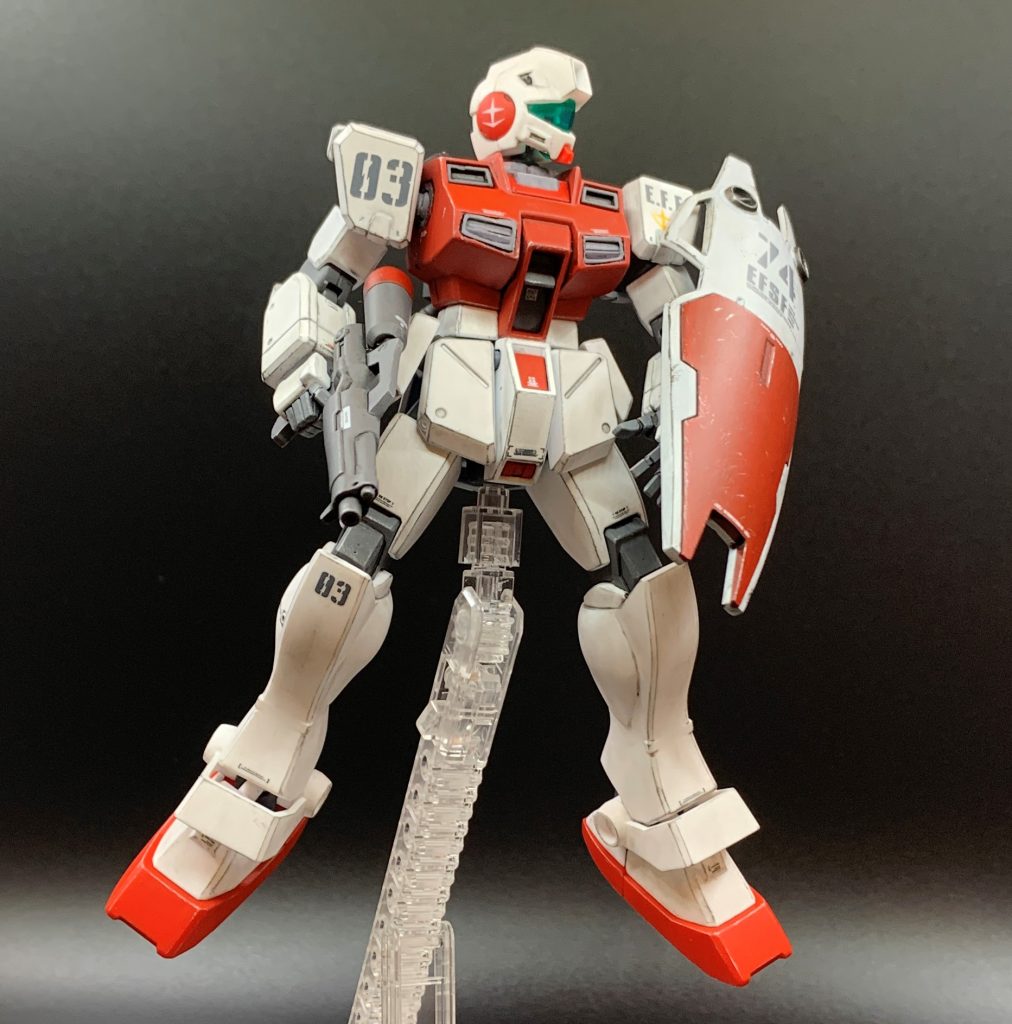 余談ですが、ビームガン後部のタンク？部の色別けが設定と違います(白が無い)。今回はミスではなくちゃんと塗る前に気付きましたが、「意外と塗り分け面倒じゃねえかこれ？」と思ったのと、白は無い方が締まって見えると思ってこの塗り分けにしました(という手抜きの言い訳です)。それにしても、見る度に子供の頃に興じたエアーウォーターガンを思い出します(笑)