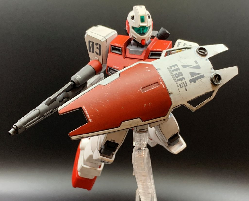 GSの白部品は未塗装、SPⅡの青い部品は白サフで塗りましたが、色差が埋まらなくて焦りました。2度塗りしてウォッシングしたらほぼ目立たなくなり一安心しましたが、ちゃんとやるなら一度全部黒サフで塗ってから全塗装した方がよりシャープで統一感が出せたかもしれないですね。ウェザリングも含め、白系はどうも苦手です。