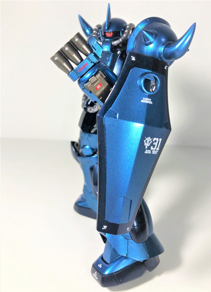 シールドは光沢ムラがなく何とかきれいに塗れました