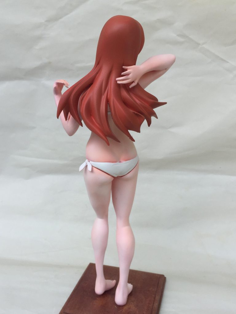 筋肉を意識した下地を作り、塗り重ねることで筋肉→皮膚→ハイライトと立体感を強調