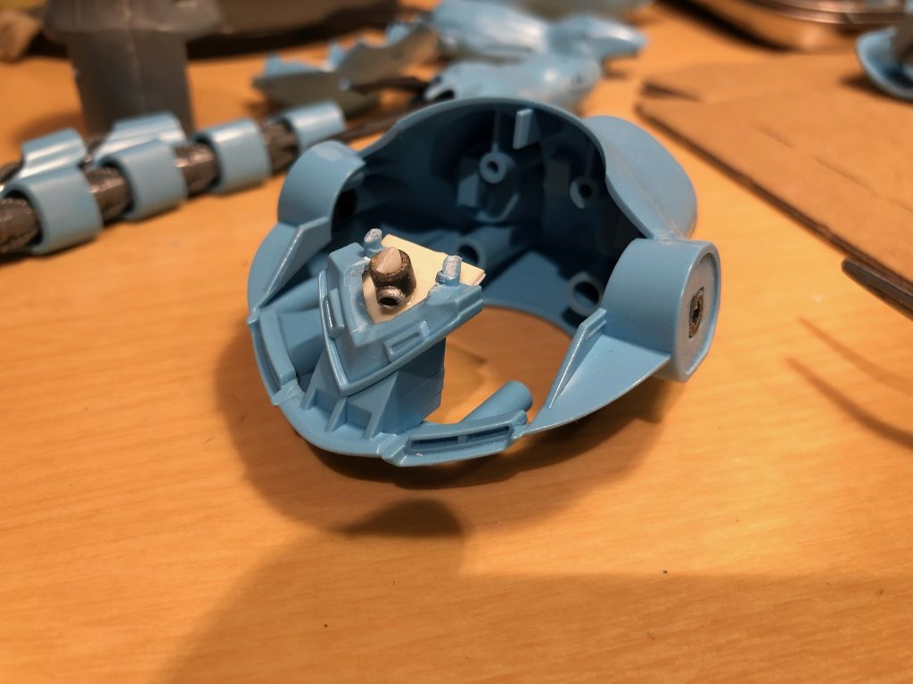 モノアイの可動ギミックはこんな感じです。