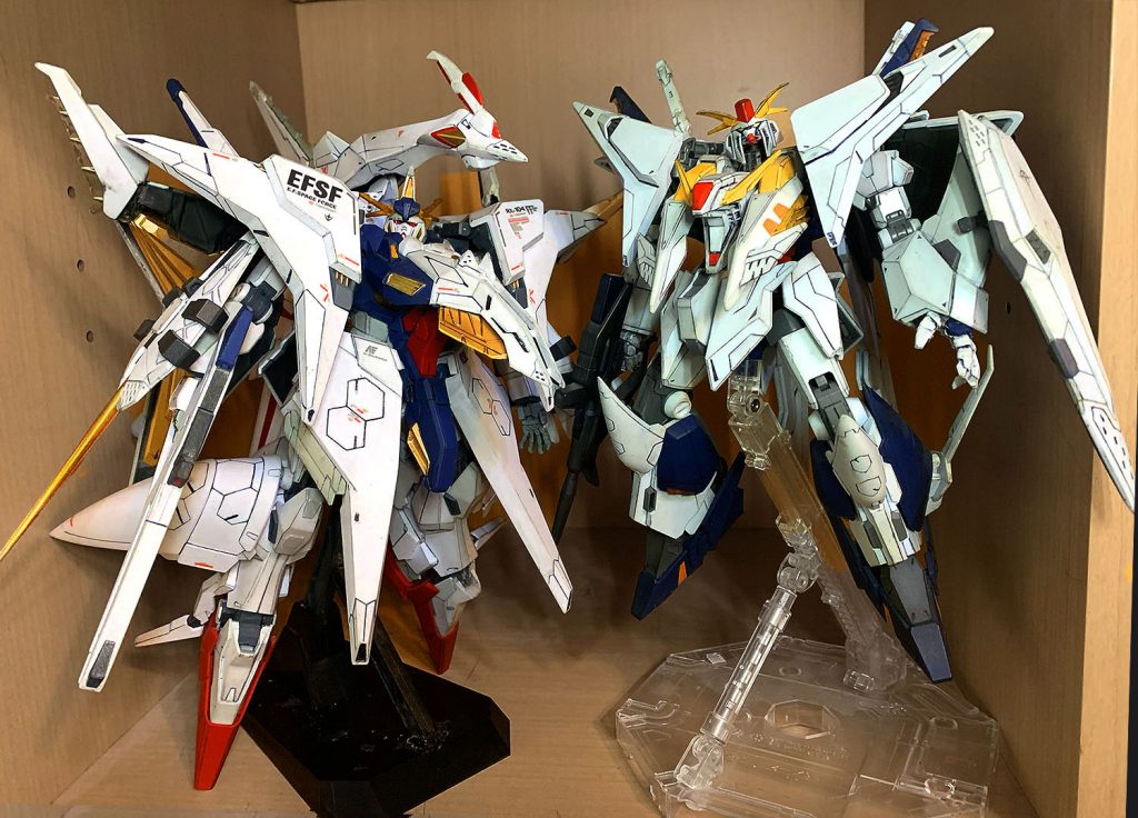 閃光のハサウェイは、物語もメカも大好きだったので、この二機をガンプラで並べると感無量！！長年待っててよかった！塗装は部分塗装のみで、本体色活かしの艶消しトップコート仕上げ。追記・ここからさらに機首リファイン。続きはこちら　https://gumpla.jp/hg/804158