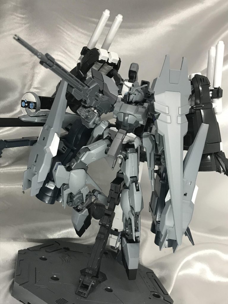 外付け装備なのでXs-plusにも。肩がデカい分一番可動を阻害してますw