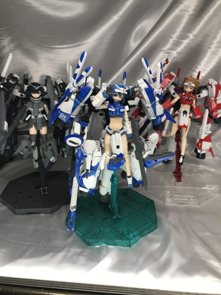 青赤白の豪華絢爛でございます(*゜ー゜)アヤメさんが一番地味っぽく見えますが、兵器感があってこれはこれでめっちゃいいです(///▽///)