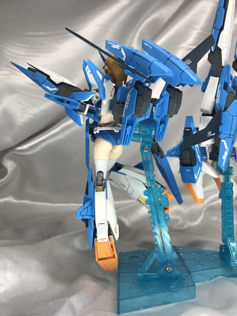 背面（お尻全身のデカールはRGガンダムのものを。体中に「Ａ」の意匠が入っているので墨入れは強めに入れ、わかるようにしました。