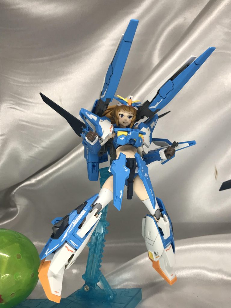 武器三形態。二丁、合体、ショルダーキャノン形態の三つです。合体は物凄い重量なんで、片手で保持は二秒ほどですｗ見た目としては二丁が一番バランスよく見えます。特異な形態が本当にかっこよく、気に入ってるキットなので女の子化したのもめっちゃ楽しかったです（///▽///）