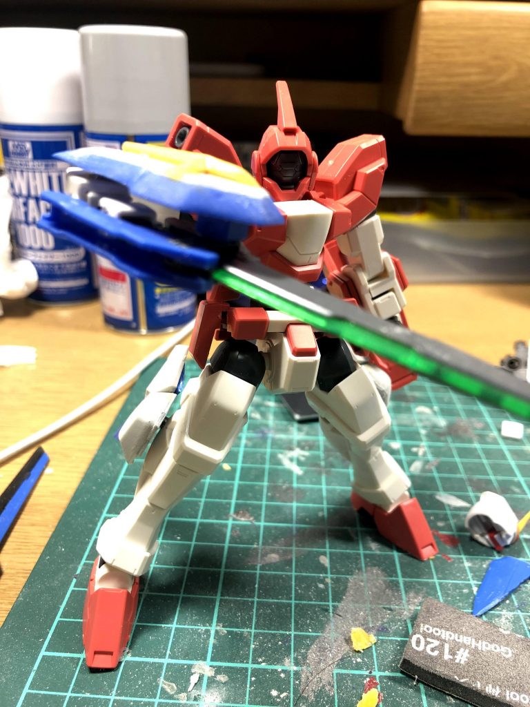 実態剣塗装前。hgucガンダムのシールドパーツをは貼り付けました。