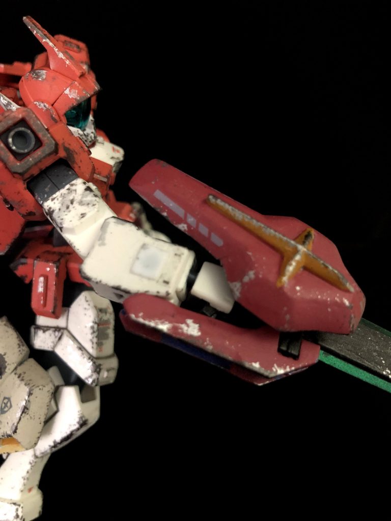 実態剣の保持にはネオジム磁石を使用することで保持力を向上させています。