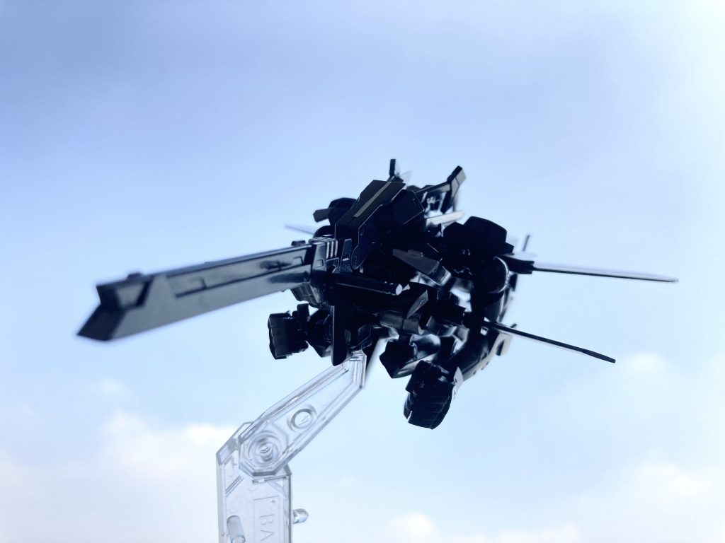 スマホカメラで普通にとると真っ黒い塊になるので、露出等の設定を弄ってます。