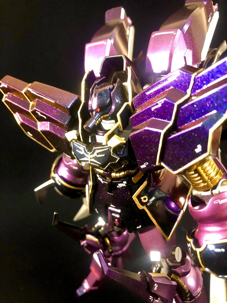 バストアップ。デザインが美しいです。