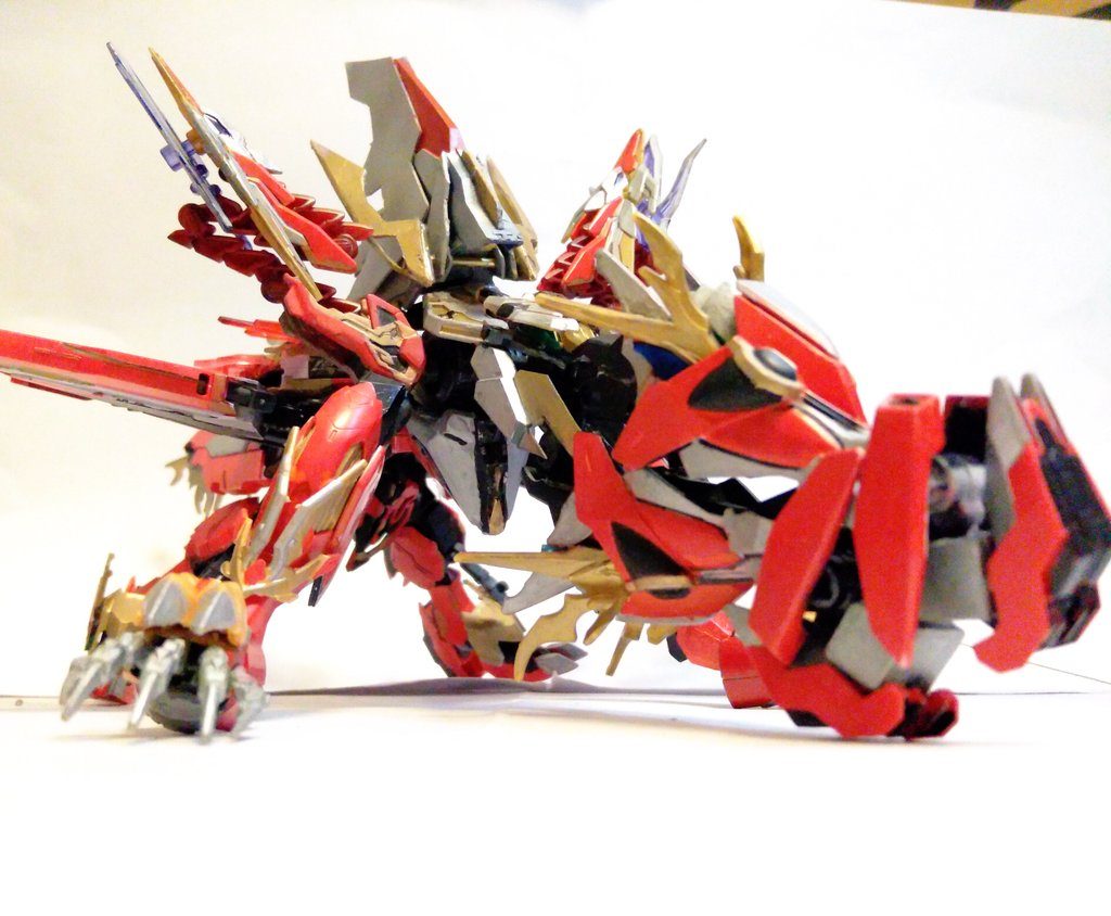 ポージングはあまり取れませんが、迫力はスゴいです！　アオリの写真が映える映える...( *´艸｀)　最後は制作過程です。