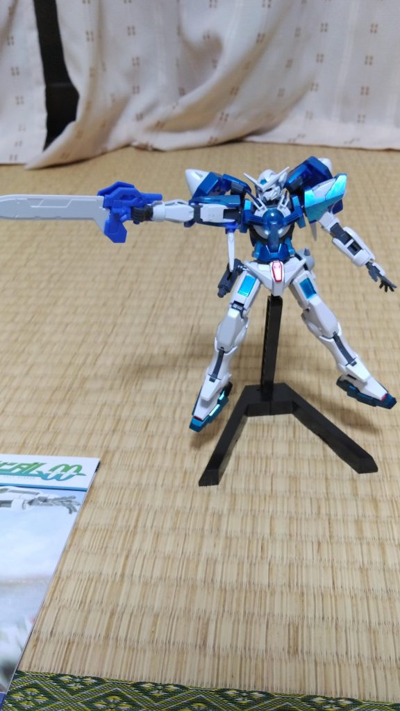 武装はSDEX・GNソード装備させている理由は、SDEXエクシアのGNソードが余っていたのと他グレードのエクシアに持たせみたかったから。