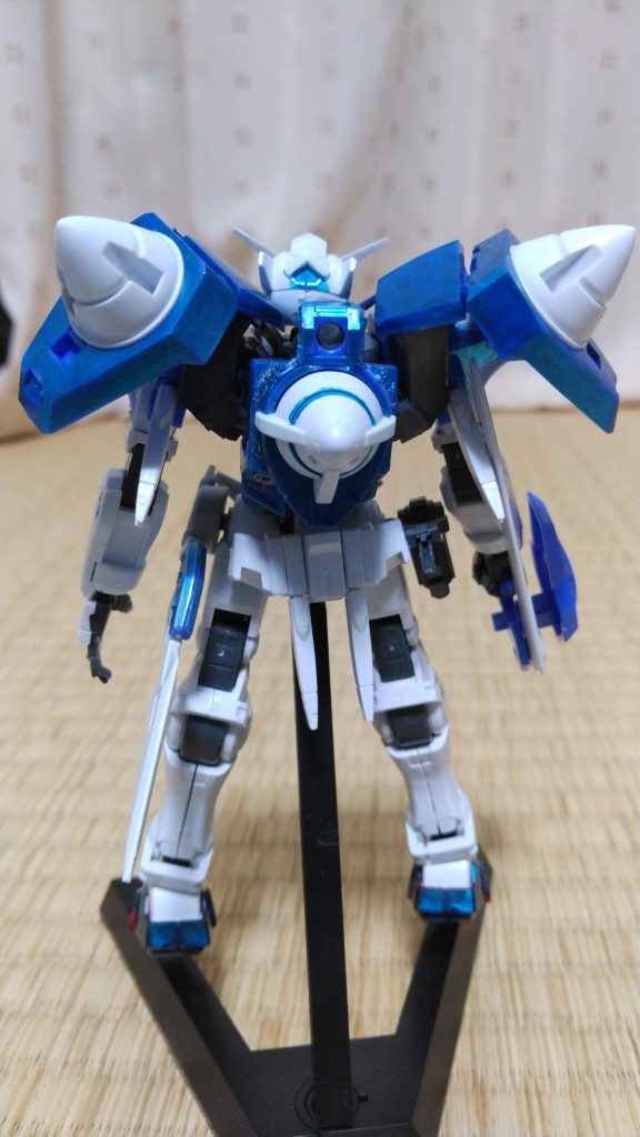 ちなみにこの機体は、トリプルドライブになっています。なにやら、接続できそうな穴があるが…