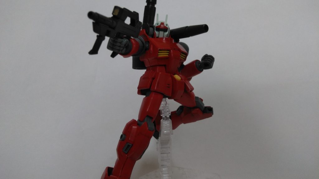 　サブマシンガン発射