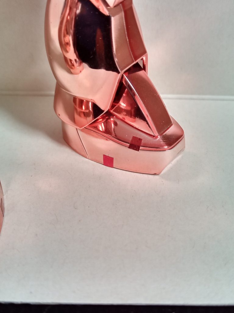 ラピーテープ処理です。なかなか良い感じだと思っています。もっと沢山貼って、モザイク迷彩のようにしたほうが良いかも!(今、閃いた!)