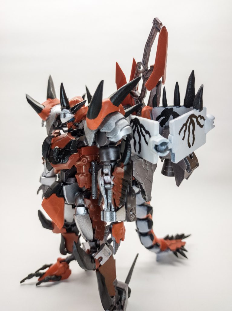 この機体の大まかなデザインは、リオレウス装備(剣士)にリオレウスの意匠を付け加えたようなデザインにしています。