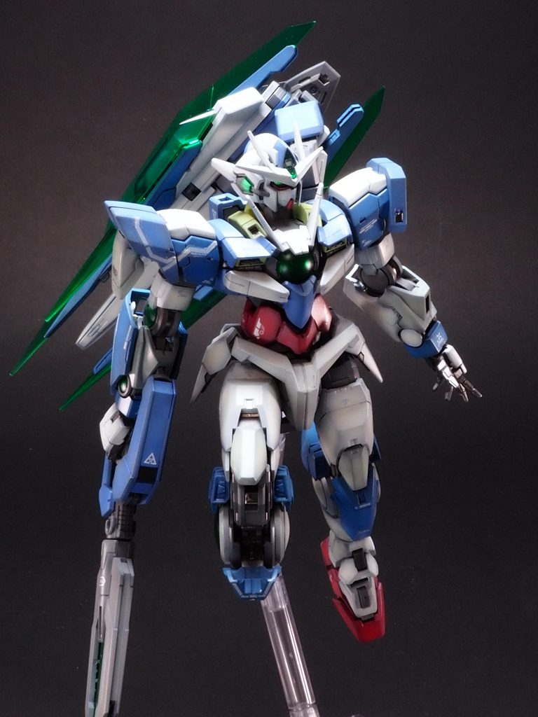 黒立ち上げの塗装でメリハリを付けてみました。少し淡めの色に塗装したのですが写真ではかなり濃いめに写ってしまいました。