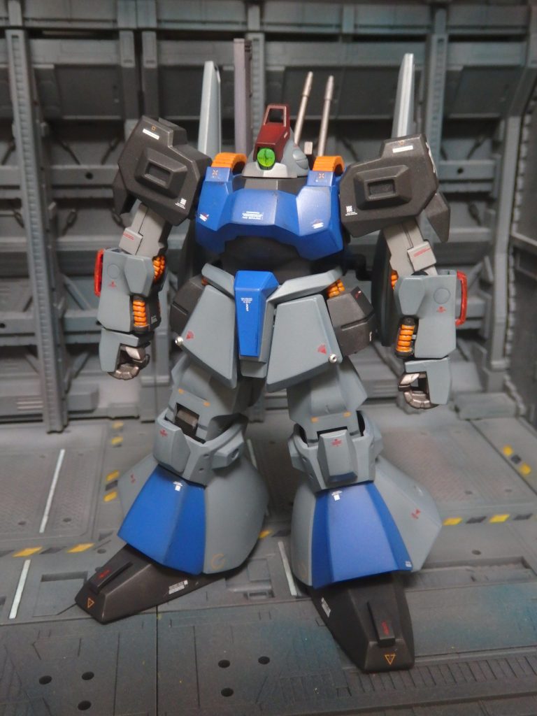 お・ま・け。追加した装甲は取り外して、通常のリックディアスに戻す事が出来ます。改造点上腕とつま先に装甲？を追加してあります。あと分かりにくいですが、膝装甲は１mm高くしています。