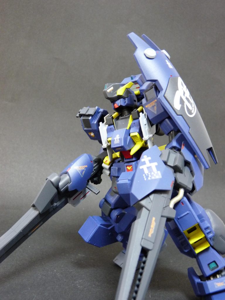 軽装形態。主に通常戦闘時に使用される形態という設定。まだまだ可能性を秘めています。