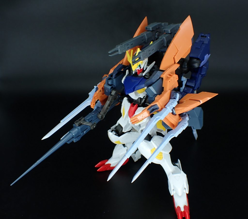 突進形態。全周に装備されたイオンブースターによる加速力はルプスレクスをも上回る。