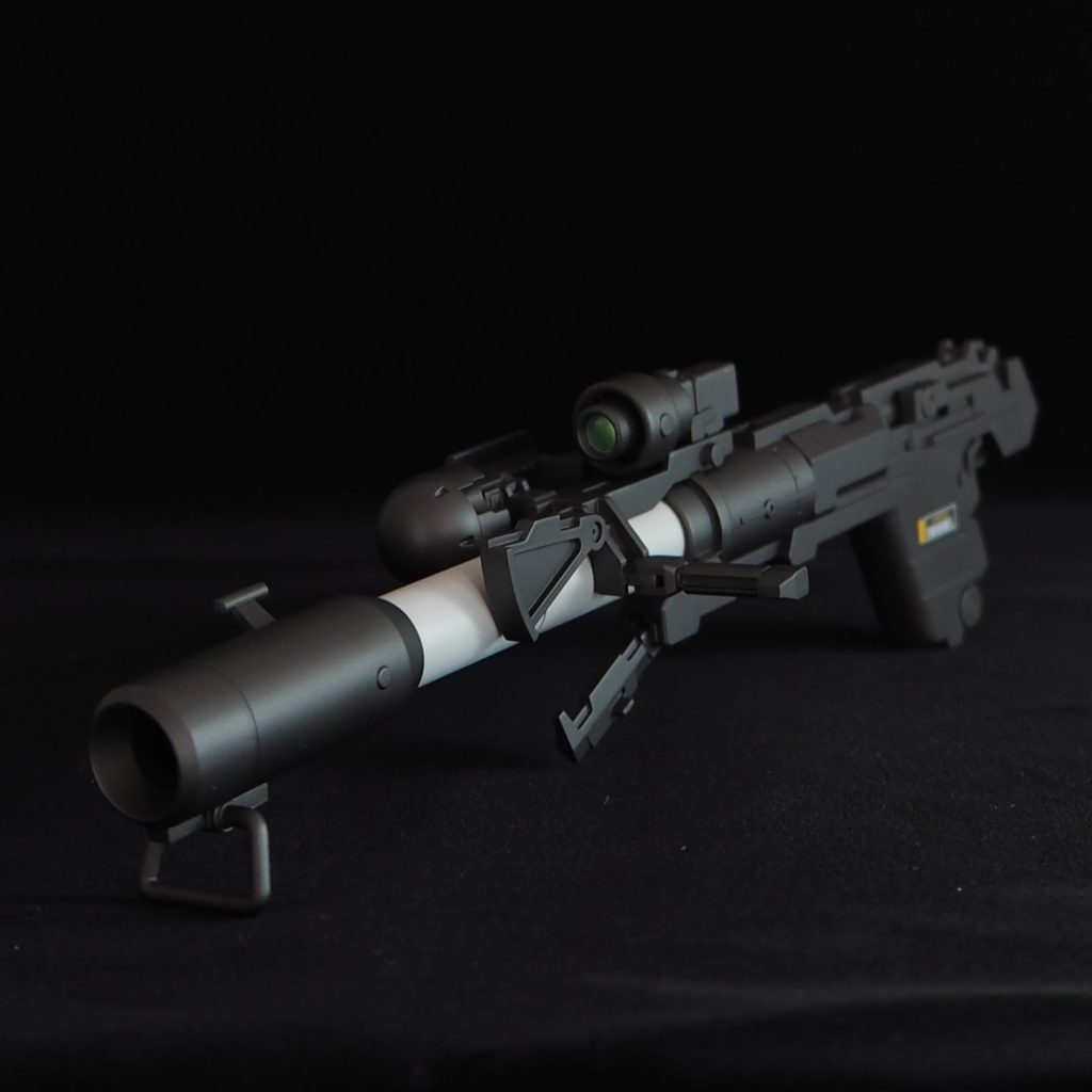 バズーカ。無印MGには初期で付属します。スコープ部はクリアパーツは付属しませんのでイエローメタルグリーンで塗分けています。最後まで御覧いただきましてありがとうございます!