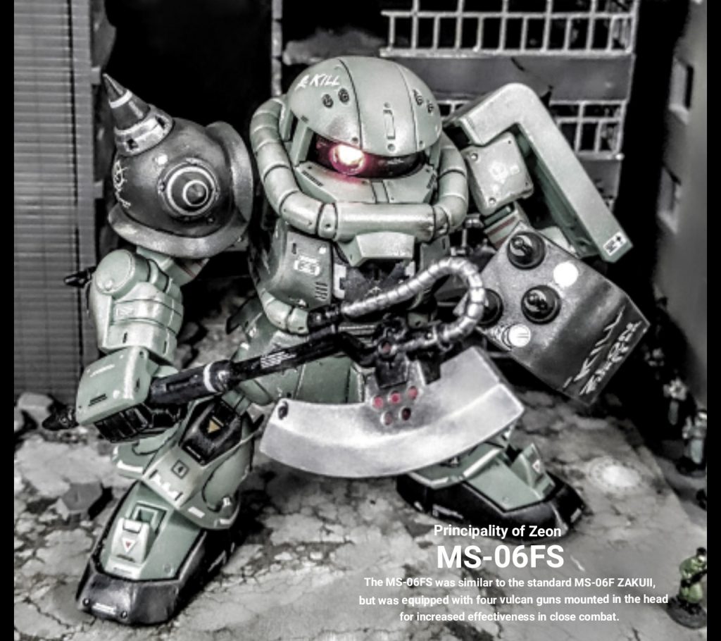 MS-06FS  Refine  ZAKUII 故障の多かったFS型の改修機。大型戦斧をメインウェポンとし都市部や山間部等、障害が多い地形で一撃離脱方式で戦闘を得意とする。格闘戦はグフに匹敵するほどであったが、スラスター増設により機動性能が上昇したものの行動時間は大幅に低減。