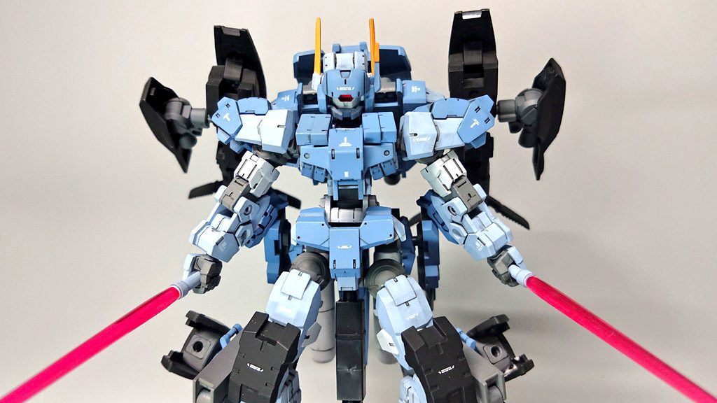 カメラアイの色を変えた覚醒モード(風)です。一時的な能力向上ってロマンありますよねー!