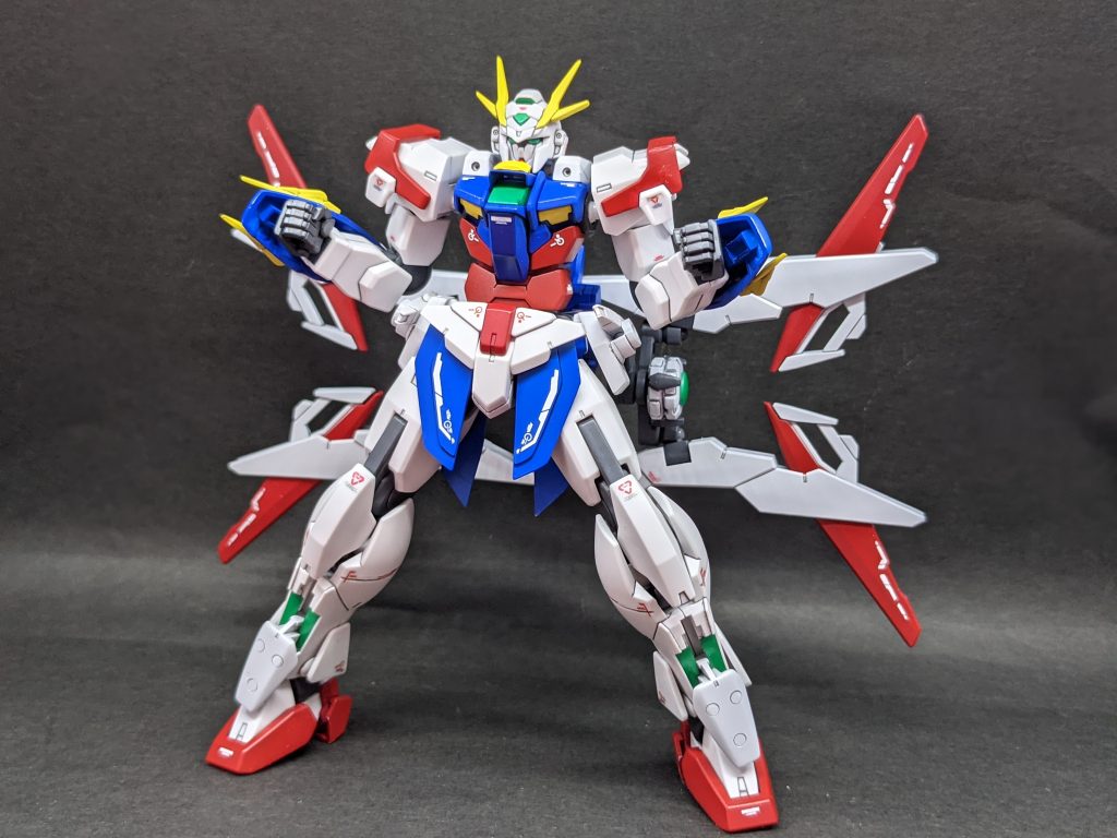 ハイパートランザムモードゴッドのハイパーモードとダブルオーのトランザムを合わせたシステム。ウイングスタビライザーとエネルギーマルチプライヤーを展開することで機体出力が向上し(ハイパーモード)、さらに運動性も飛躍的に向上する(トランザム)。ゴッドのような日輪ではなく∞状のエフェクトが発生する