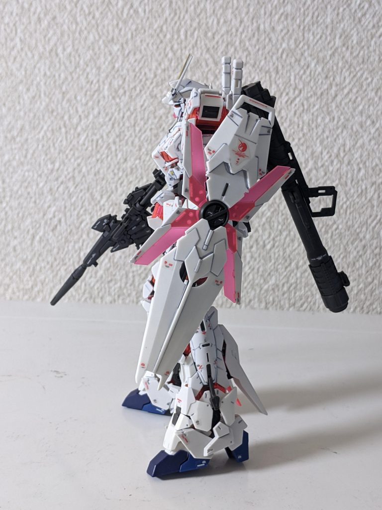 左側です。シールドのスミ入れしたので一部が多少ズレてますが、気にしません😄