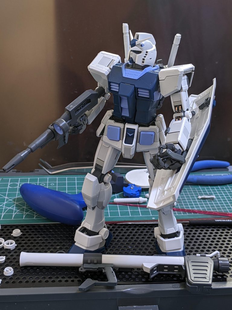 組み立て完了時の状態です。この状態でも格好良いですが、スミ入れやデカール貼りをやるとさらに格好良く成りますよね😄