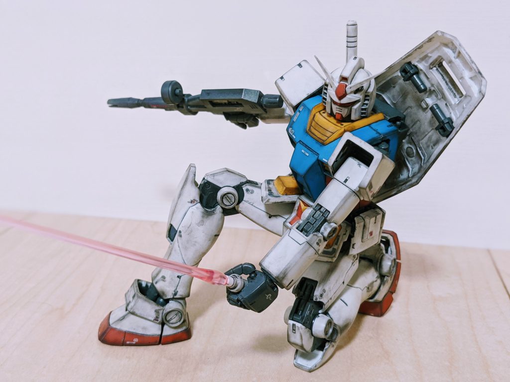 2009年発売ながら、可動は良好。いつも通り、成型色仕上げで、ウェザリングをかけました。やっぱり1年戦争シリーズはウェザリングが似合いますね。