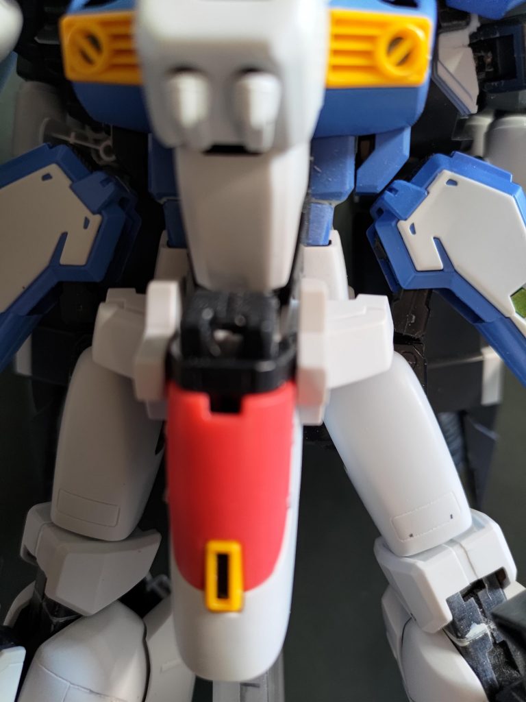 コアファイター部分両側５ミリずつカットこれによりくびれ作成