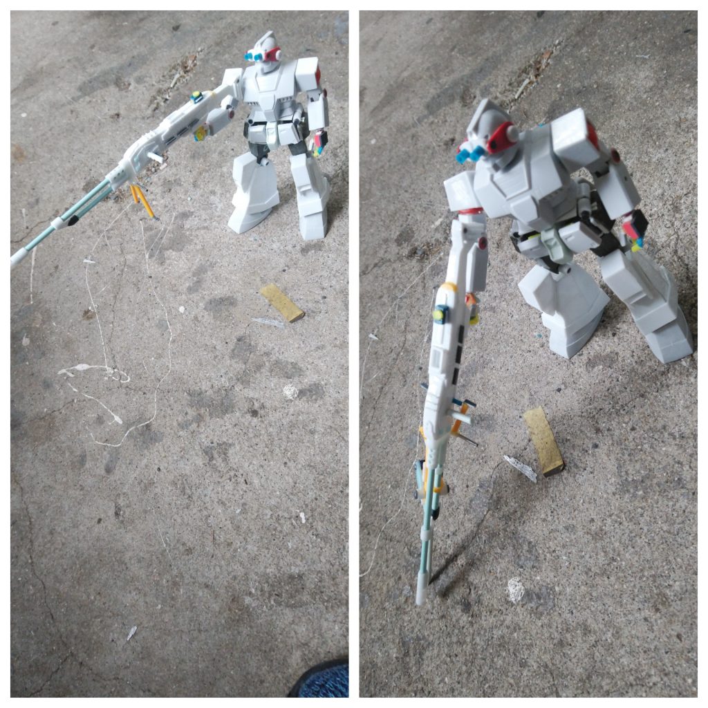 ライフル保持試験パイルバンカーを取り付けた状態では片手の保持は重すぎて無理