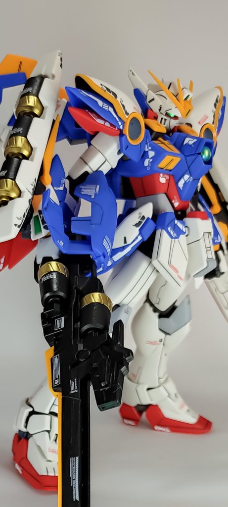 完成です。羽根もライフルも大きくて撮影に難儀しました。最後までご覧いただきありがとうございました。