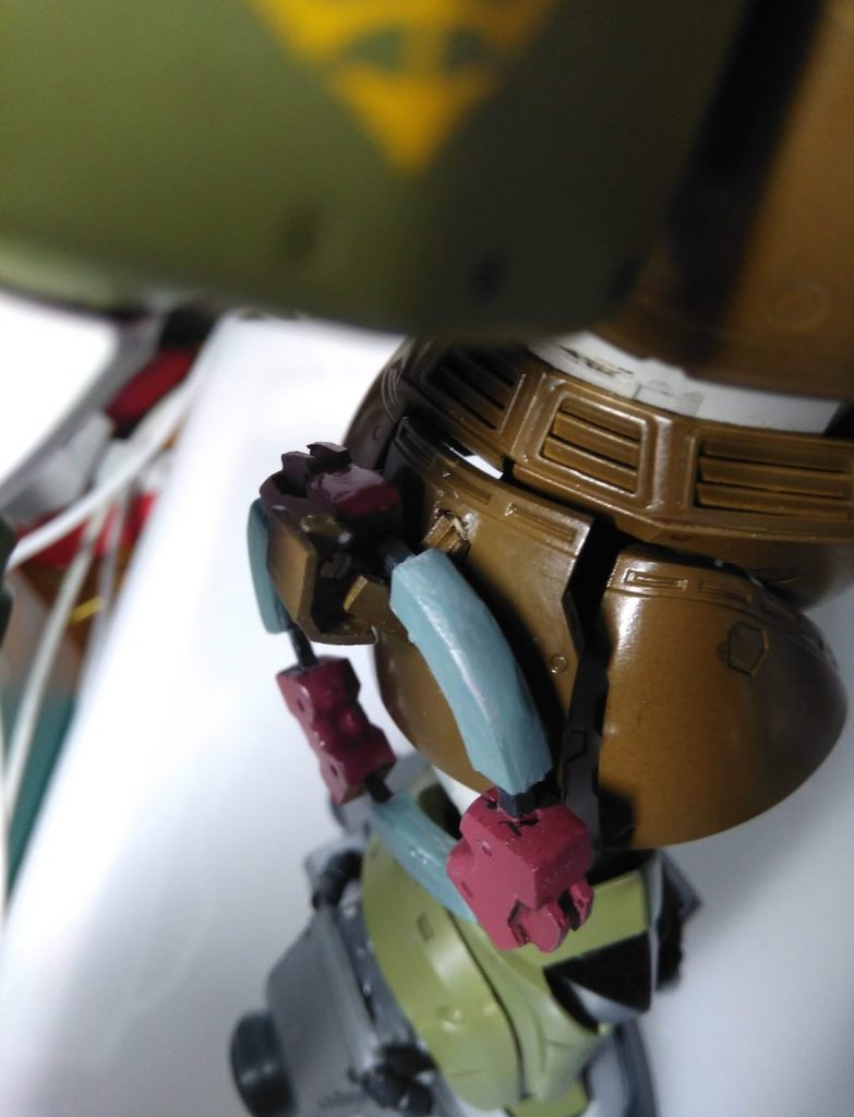 ビームチャクラムは腰のフックに引っ掛ける形で取り外し可能です