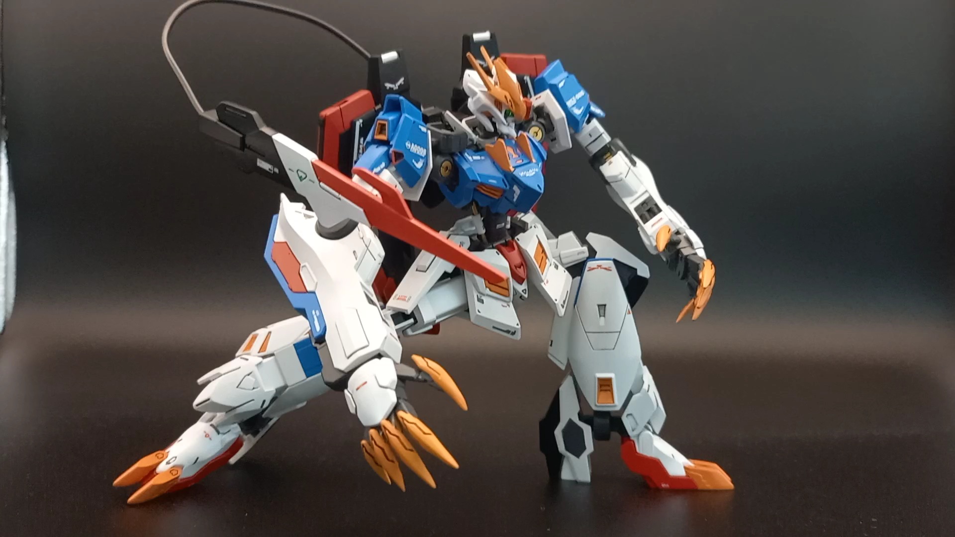 HG 1/144 落ち込んでいるガンダム（心にキズあり）-