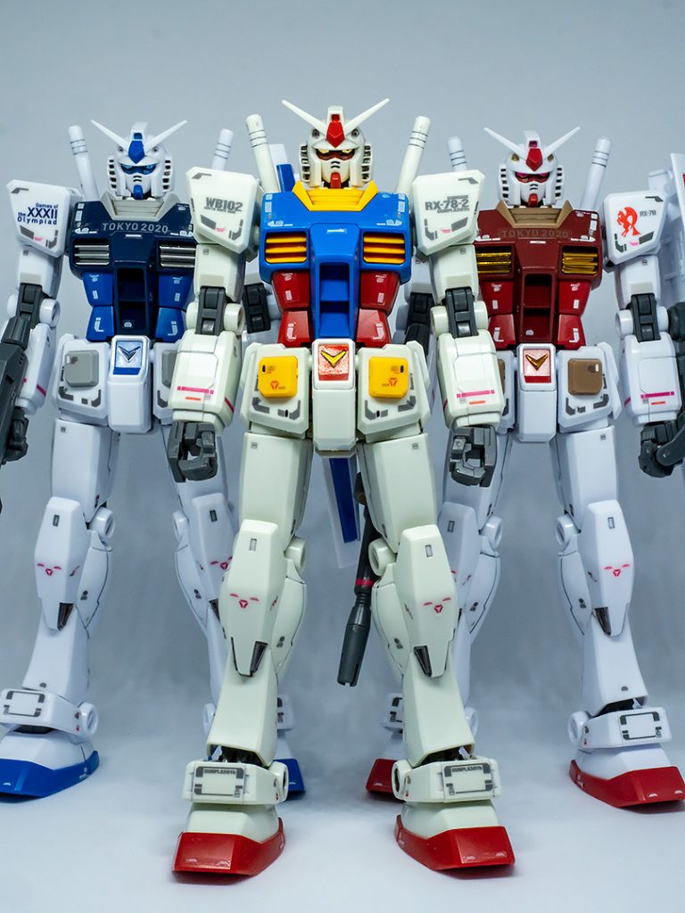 最後にシール貼りの実験台(肩アーマーのシールはカットしないと文字横の線がこんな感じはみ出ます)となったリバイブHGと。記念モデルだから他の人と違うものを、やりたいことはやったので後悔はありません。最後までご覧いただきありがとうございました。