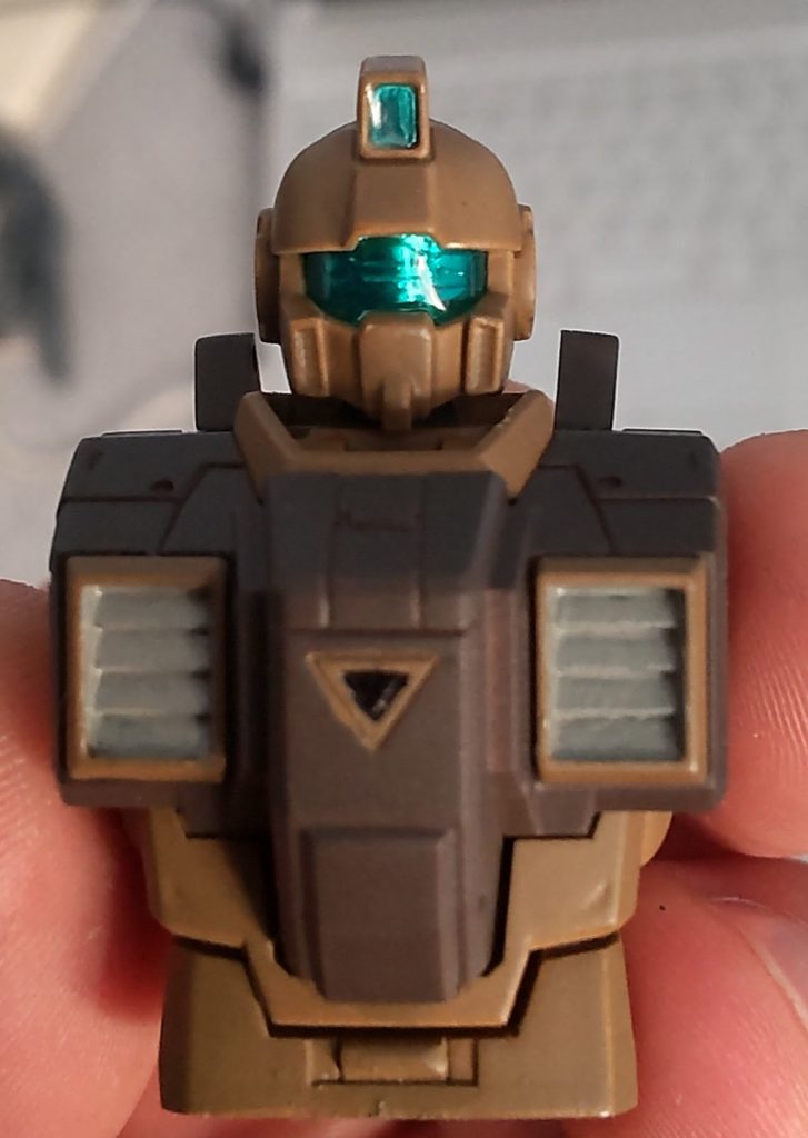 バストアップバイザー下をメッキシルバーで塗装、すげぇキラキラしてて良