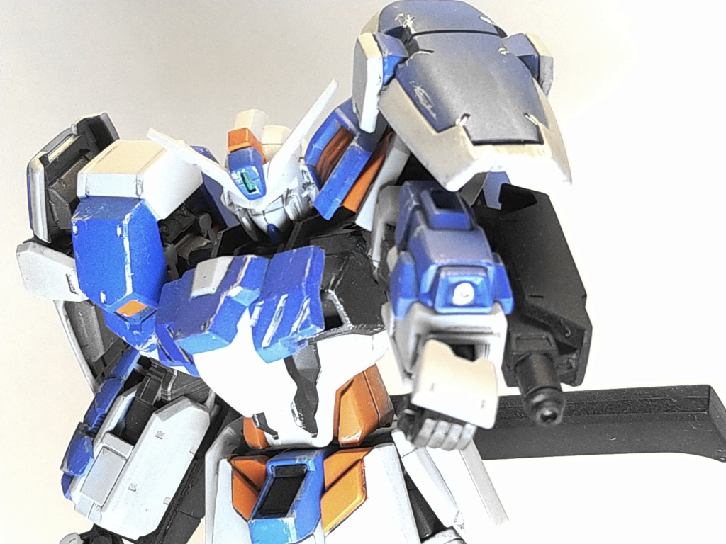 さてさてここからは武器の紹介。まずは、腕に着けた機関砲。射程は足りないが、牽制にもってこいの速射性。