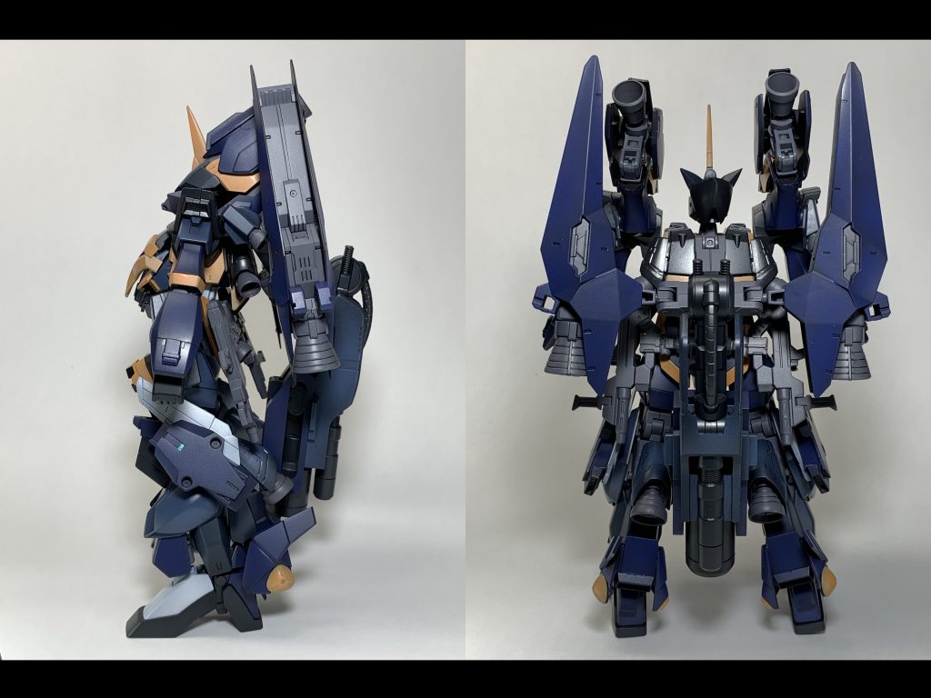 通常モードこの状態では一見各装備が増加されただけのバーザムとなります。(多分そう見えるはず)股間部の給油口はファンネルなどを迎撃するための拡散メガ粒子砲へと換装、武装もより取り回しの良いショートバレルビームライフル2丁へと変更されています。また各部にスラスターが増加されたことで、通常バーザムに比べて高い推進力と機動力を持ちますが、操作性は相当劣悪なものになっていると思われます。(無理やりな試験機の宿命)
