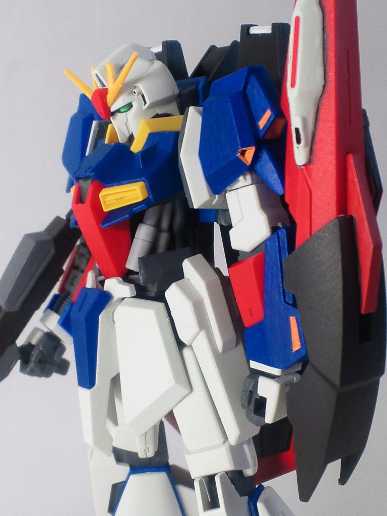 シールドのセンサーはHGUCゼータプラスのものを移植しました。
