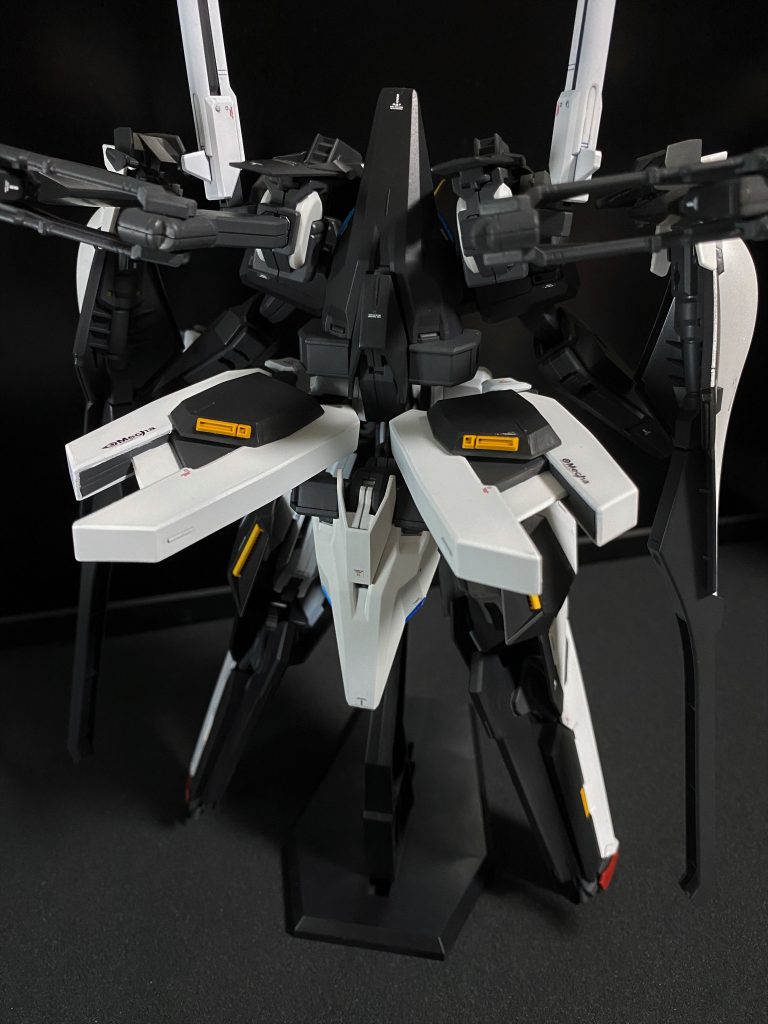 キットに含まれていた[ウーンドウォート]用の未使用パーツから稼働軸になる部分を利用して接続しているのでいろいろな形態にすることができます。