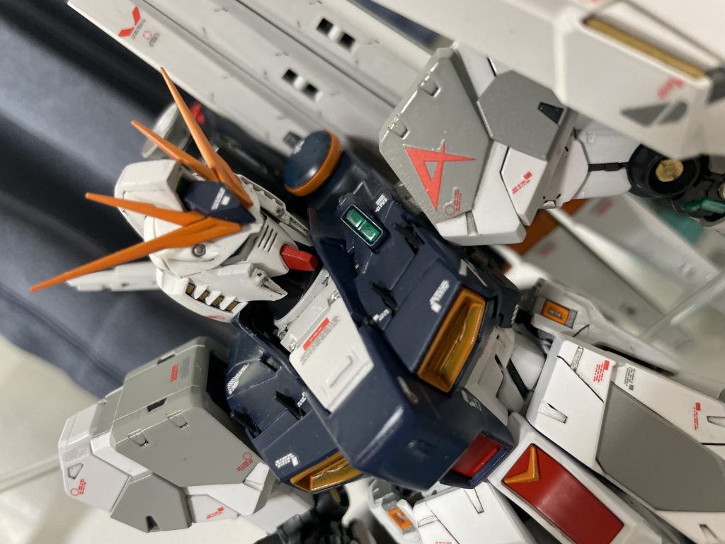 MG νガンダム–3枚目/制作者：りょうすけ