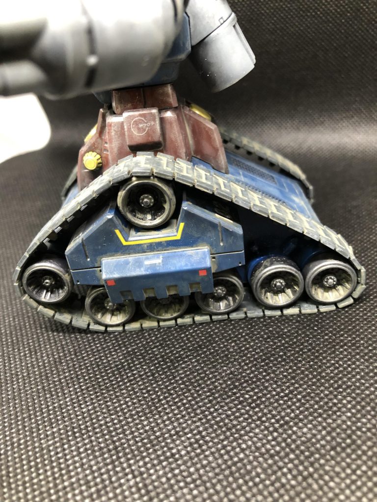 キャタピラの箇所の汚れが気に入ってます