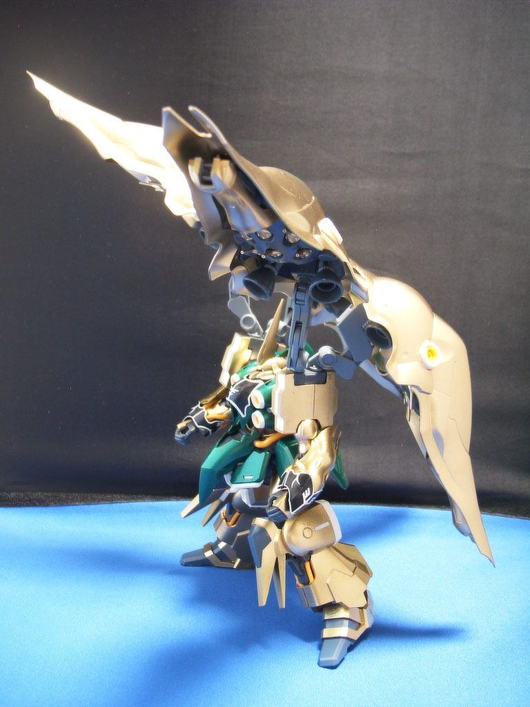 筆塗りではこう上手く塗れなかったこともあってガンガン吹いていたら数缶使い切る羽目になってました