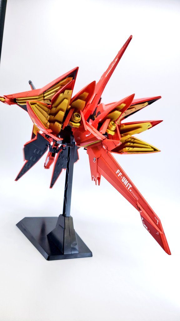 聖獣の鳴き声のような飛行音が聞こえてきそうです𓅯 キチキチキチキチキチ🎃